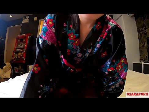 ❤️ Ko te kotiro cosplay rangatahi e pai ana ki te moe wahine ki te korikori me te pupuhi i roto i te wahine hoiho me te pupuhi. Kotiro Ahia he Topanga puhuruhuru me te tits ataahua i roto i nga kakahu Japanese tuku iho i roto i te ataata runaruna e whakaatu ana i te titoo me nga taonga taakaro Fuck. Sakura 3 OSAKAORN. Karekau Nui i a matou